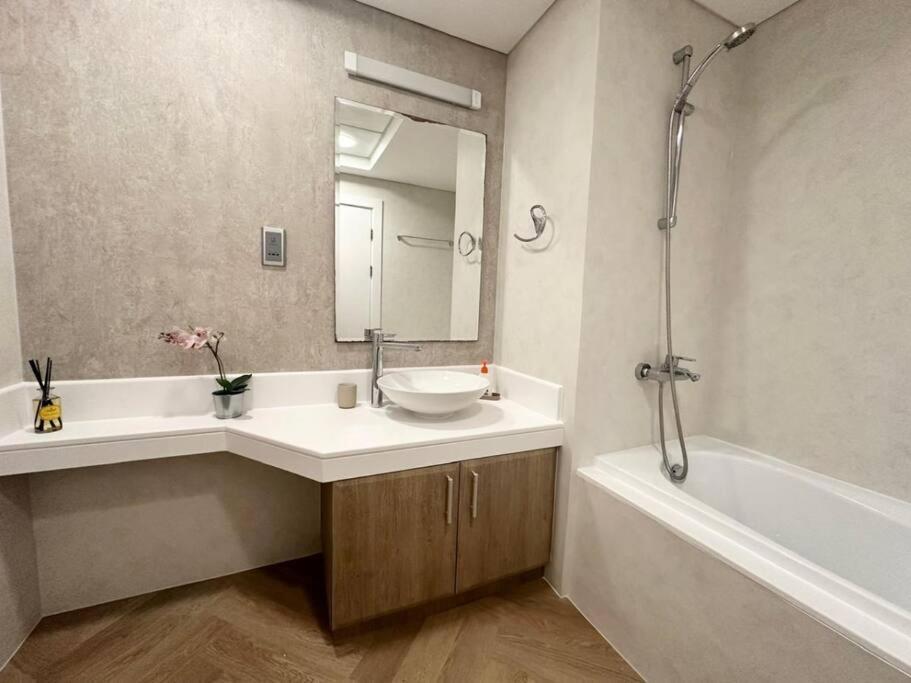 Tranquil 1br Palm With Access And Park Views Appartement *